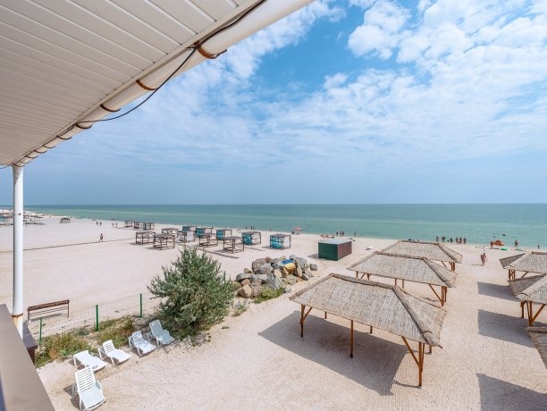 Апартаменты №3 трехкомнатный, база отдыха «ADMIRAL», Кирилловка. Фото 3