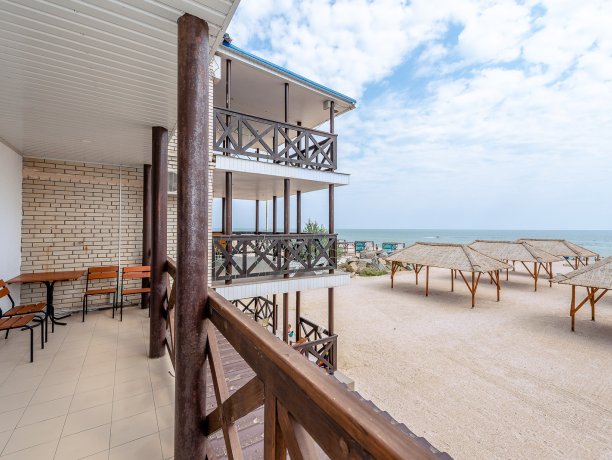 Коттедж Family sea 3 двухкомнатный, база отдыха «ADMIRAL», Кирилловка. Фото 2