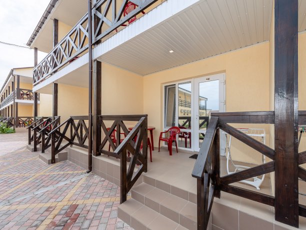 Люкс №1 (1корп) однокомнатный, база отдыха «ADMIRAL», Кирилловка. Фото 9