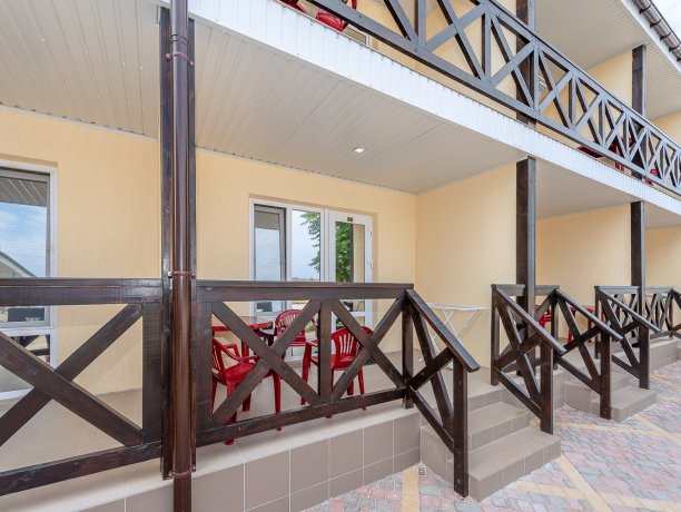 Люкс №4 (1корп) однокомнатный, база отдыха «ADMIRAL», Кирилловка. Фото 8