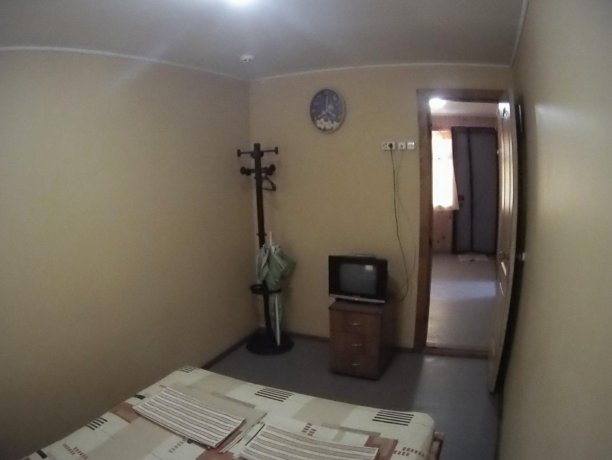 Люкс №33 однокомнатный, база отдыха «Кипарис», Кирилловка. Фото 2