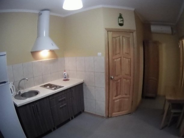 Люкс №52 двухкомнатный, база отдыха «Кипарис», Кирилловка. Фото 4