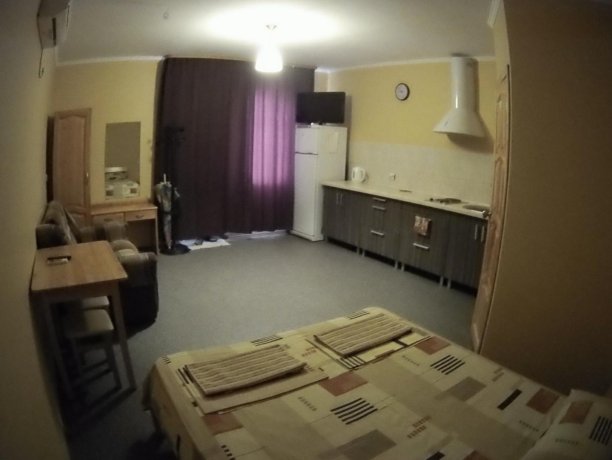 Люкс №54 однокомнатный, база отдыха «Кипарис», Кирилловка. Фото 3