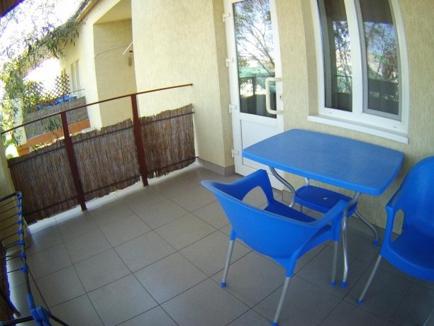 Люкс №55 однокомнатный, база отдыха «Кипарис», Кирилловка. Фото 5