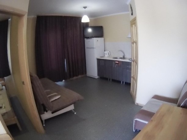 Люкс №56 двухкомнатный, база отдыха «Кипарис», Кирилловка. Фото 5