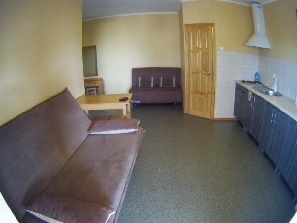 Люкс №57 двухкомнатный, база отдыха «Кипарис», Кирилловка. Фото 2