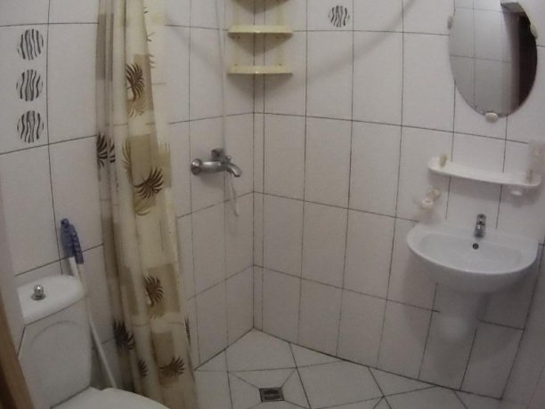 Люкс №64 двухкомнатный, база отдыха «Кипарис», Кирилловка. Фото 1