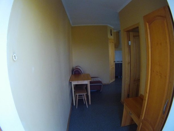 Люкс №65 двухкомнатный, база отдыха «Кипарис», Кирилловка. Фото 1