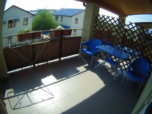 Люкс №68 двухкомнатный, база отдыха «Кипарис», Кирилловка. Фото 2