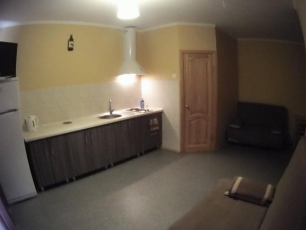 Люкс №68 двухкомнатный, база отдыха «Кипарис», Кирилловка. Фото 6