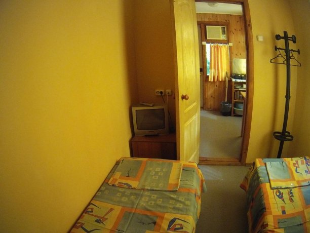 Стандарт №41 однокомнатный, база отдыха «Кипарис», Кирилловка. Фото 4