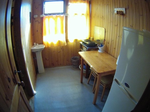 Стандарт №48 однокомнатный, база отдыха «Кипарис», Кирилловка. Фото 1