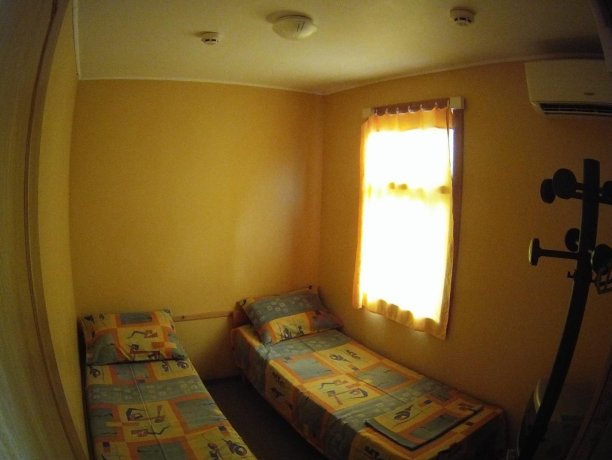 Стандарт №48 однокомнатный, база отдыха «Кипарис», Кирилловка. Фото 2