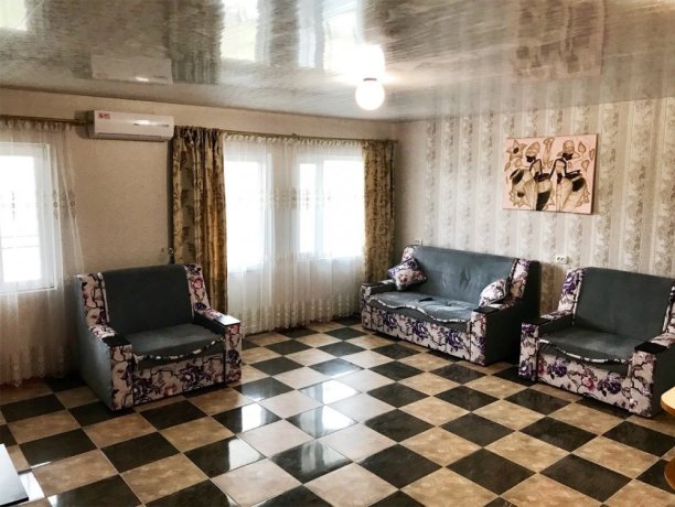 Люкс №15 (4 корп) двухкомнатный, гостевой дом «Афродита +Бассейн», Кирилловка. Фото 1