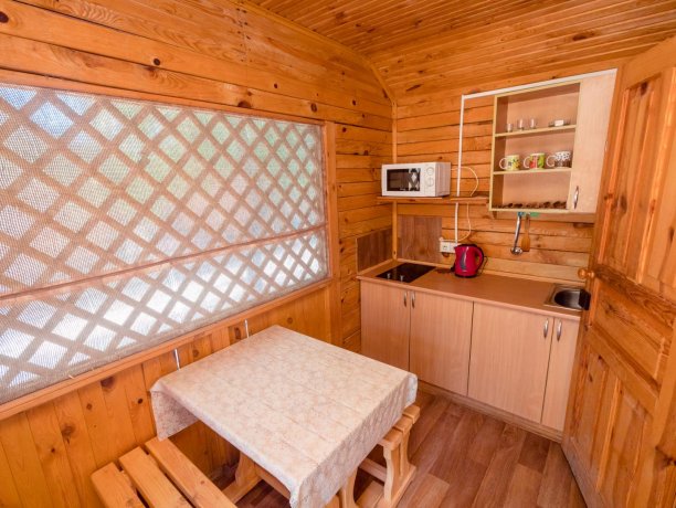 Коттедж №2 однокомнатный, база отдыха «Солнышко», Кирилловка. Фото 2