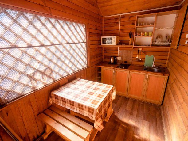 Коттедж №33 однокомнатный, база отдыха «Солнышко», Кирилловка. Фото 1