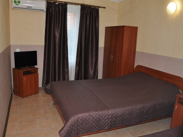 Коттедж (стандарт) №3 однокомнатный, база отдыха «Елена», Кирилловка. Фото 1