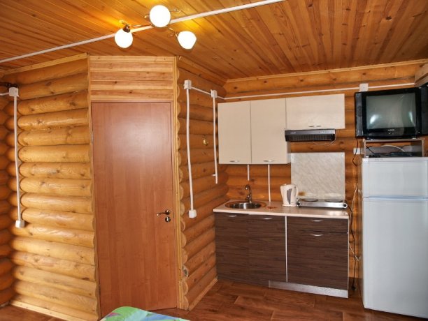 Люкс №11 (сруб) однокомнатный, база отдыха «Акварель», Кирилловка. Фото 5