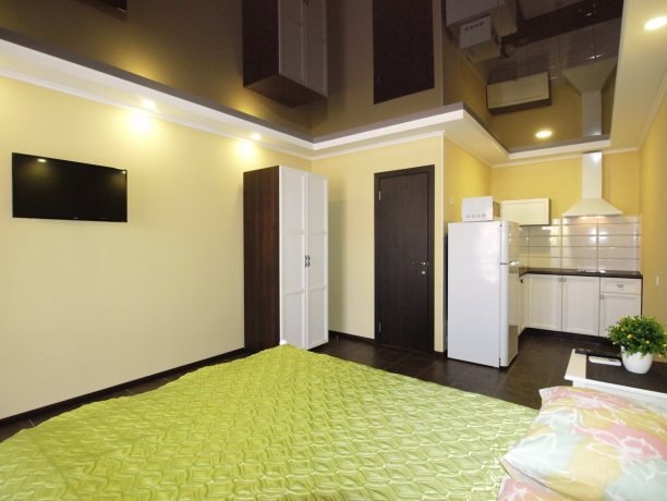 Люкс №72 однокомнатный, база отдыха «Акварель», Кирилловка. Фото 5