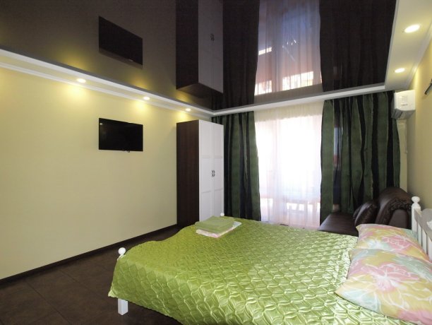 Люкс №73 однокомнатный, база отдыха «Акварель», Кирилловка. Фото 2