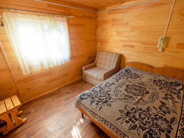 Коттедж №24 двухкомнатный, база отдыха «Солнышко», Кирилловка. Фото 8