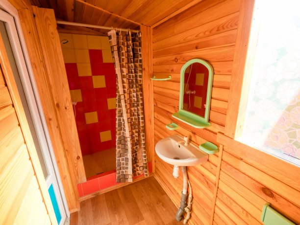 Коттедж №24 двухкомнатный, база отдыха «Солнышко», Кирилловка. Фото 9