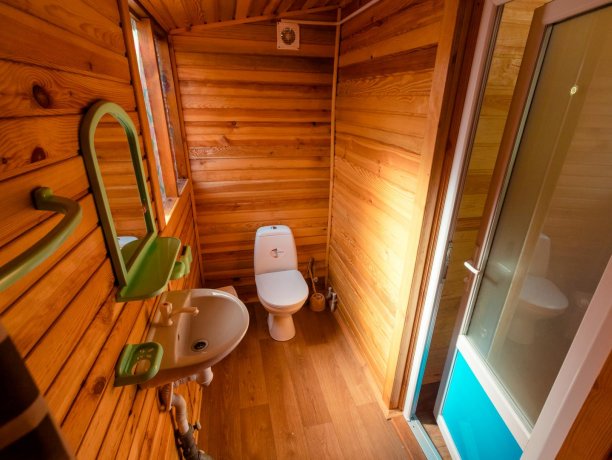 Коттедж №24 двухкомнатный, база отдыха «Солнышко», Кирилловка. Фото 10