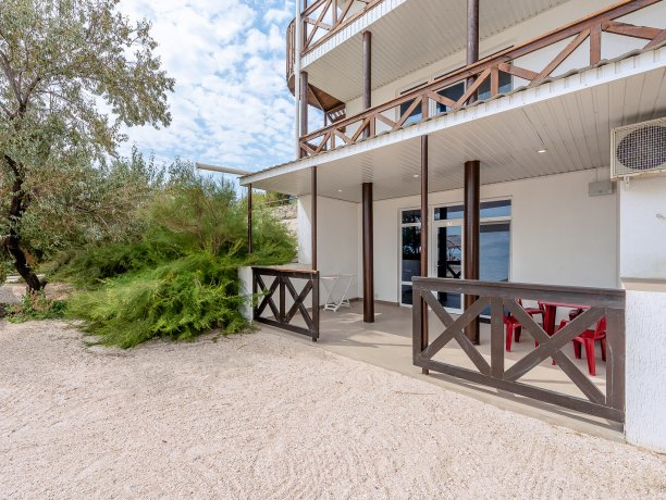 Коттедж Family sea 1 однокомнатный, база отдыха «ADMIRAL», Кирилловка. Фото 1