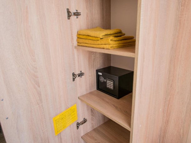 Люкс №42 (4корп) однокомнатный, база отдыха «ADMIRAL», Кирилловка. Фото 5