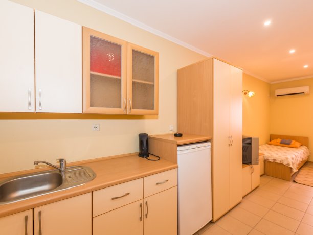 Стандарт № 216 однокомнатный, база отдыха «Водный мир», Кирилловка. Фото 3