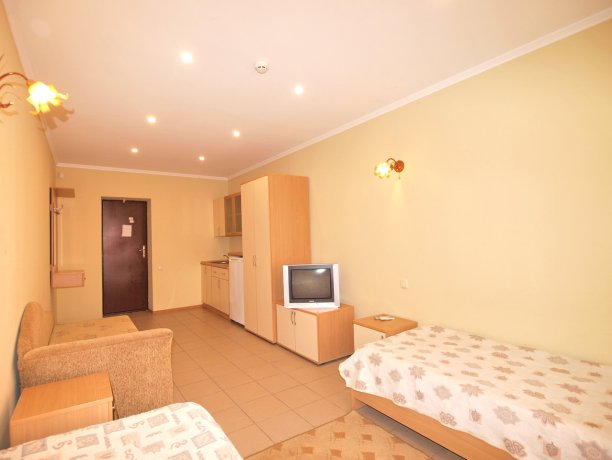 Стандарт № 309 однокомнатный, база отдыха «Водный мир», Кирилловка. Фото 1