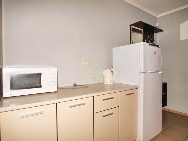 Люкс №201 2-х ком. двухкомнатный, база отдыха «Водный мир», Кирилловка. Фото 3