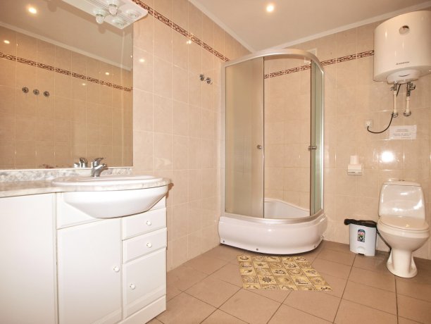 Люкс №201 2-х ком. двухкомнатный, база отдыха «Водный мир», Кирилловка. Фото 9