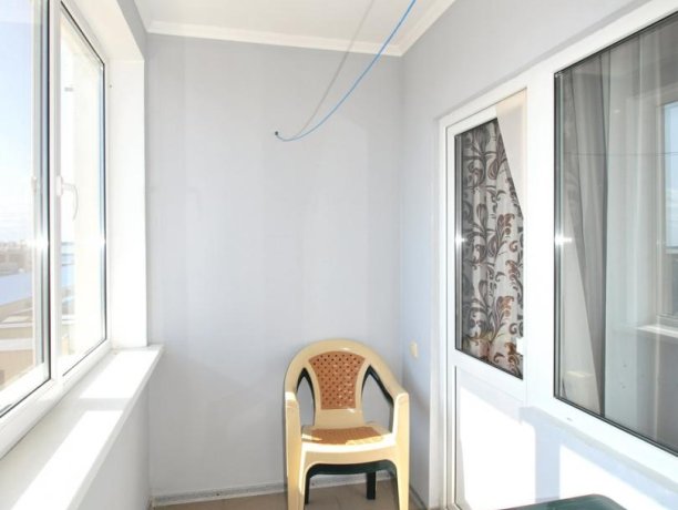 Люкс №301 2-х ком. двухкомнатный, база отдыха «Водный мир», Кирилловка. Фото 9