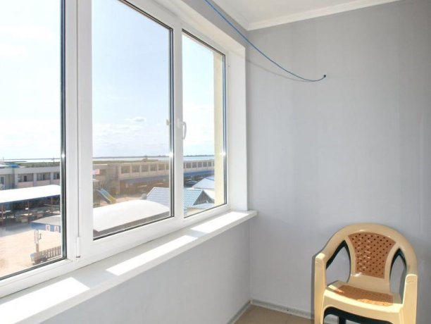 Люкс №301 2-х ком. двухкомнатный, база отдыха «Водный мир», Кирилловка. Фото 8