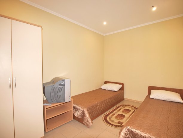 Люкс №307 2-х ком. двухкомнатный, база отдыха «Водный мир», Кирилловка. Фото 4