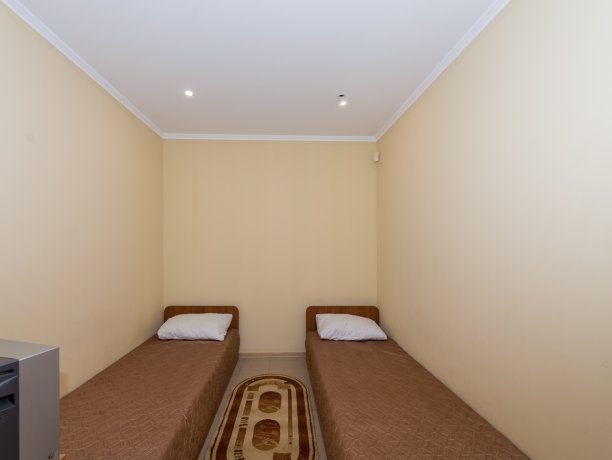 Люкс №107 2-х ком. двухкомнатный, база отдыха «Водный мир», Кирилловка. Фото 3