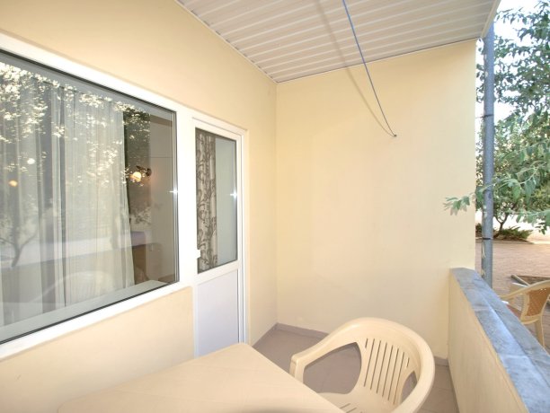 Люкс №107 2-х ком. двухкомнатный, база отдыха «Водный мир», Кирилловка. Фото 9