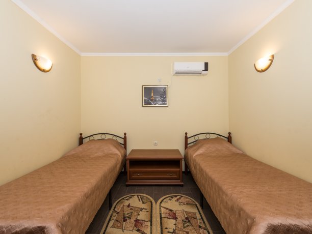 Люкс №2 * 2-х ком. двухкомнатный, база отдыха «Водный мир», Кирилловка. Фото 4