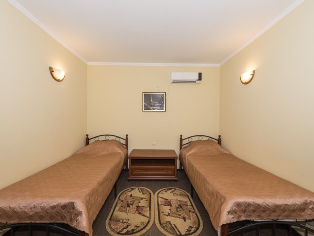 Люкс №11 * 2-х ком. двухкомнатный, база отдыха «Водный мир», Кирилловка. Фото 1