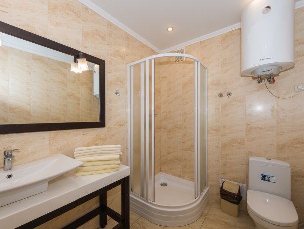 Люкс №12 * 2-х ком. двухкомнатный, база отдыха «Водный мир», Кирилловка. Фото 7