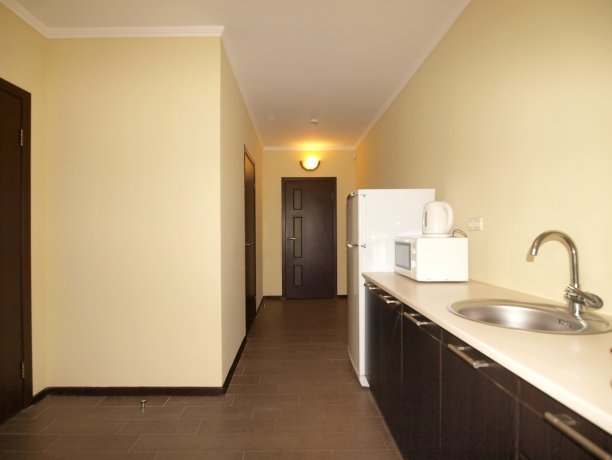 Люкс №13 * 2-х ком. двухкомнатный, база отдыха «Водный мир», Кирилловка. Фото 10