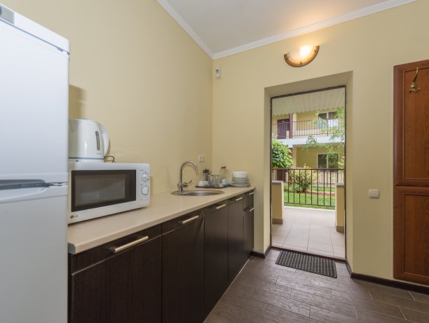 Люкс №188 * 2-х ком. двухкомнатный, база отдыха «Водный мир», Кирилловка. Фото 9