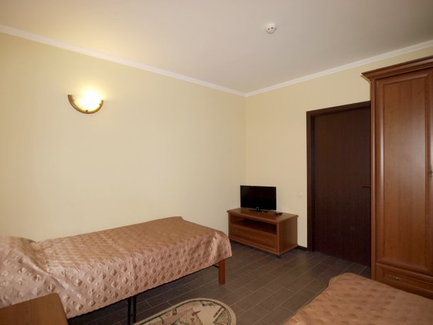 Люкс №189 * 2-х ком. двухкомнатный, база отдыха «Водный мир», Кирилловка. Фото 10