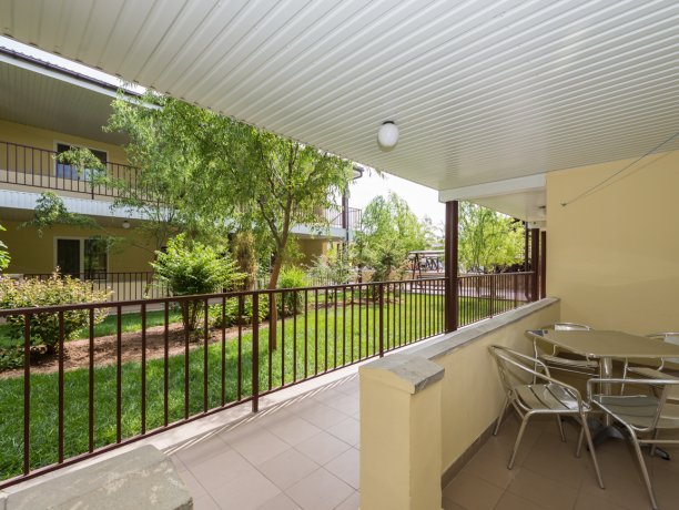 Люкс №190 * 2-х ком. двухкомнатный, база отдыха «Водный мир», Кирилловка. Фото 14