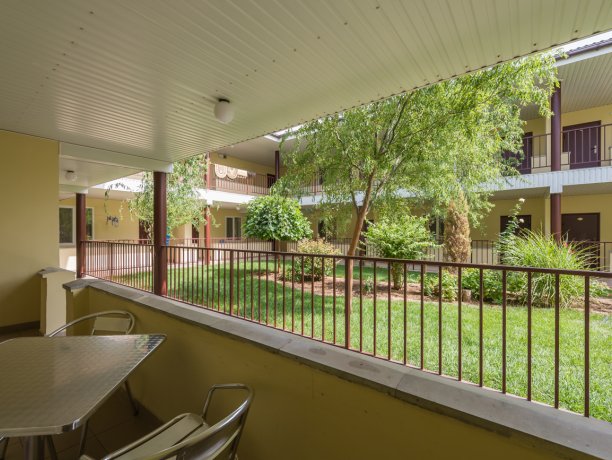 Люкс №190 * 2-х ком. двухкомнатный, база отдыха «Водный мир», Кирилловка. Фото 13