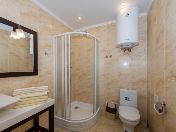 Люкс №190 * 2-х ком. двухкомнатный, база отдыха «Водный мир», Кирилловка. Фото 10