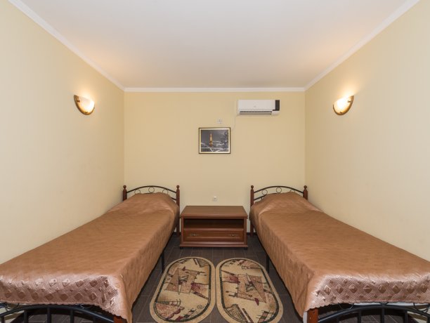 Люкс №198 * 2-х ком. двухкомнатный, база отдыха «Водный мир», Кирилловка. Фото 6