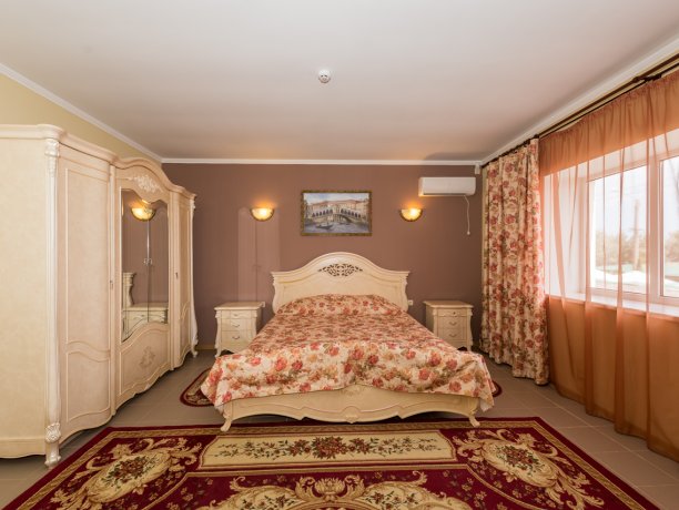 Люкс №91 * 2-х ком. двухкомнатный, база отдыха «Водный мир», Кирилловка. Фото 6