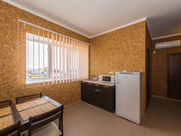 Люкс №91 * 2-х ком. двухкомнатный, база отдыха «Водный мир», Кирилловка. Фото 8